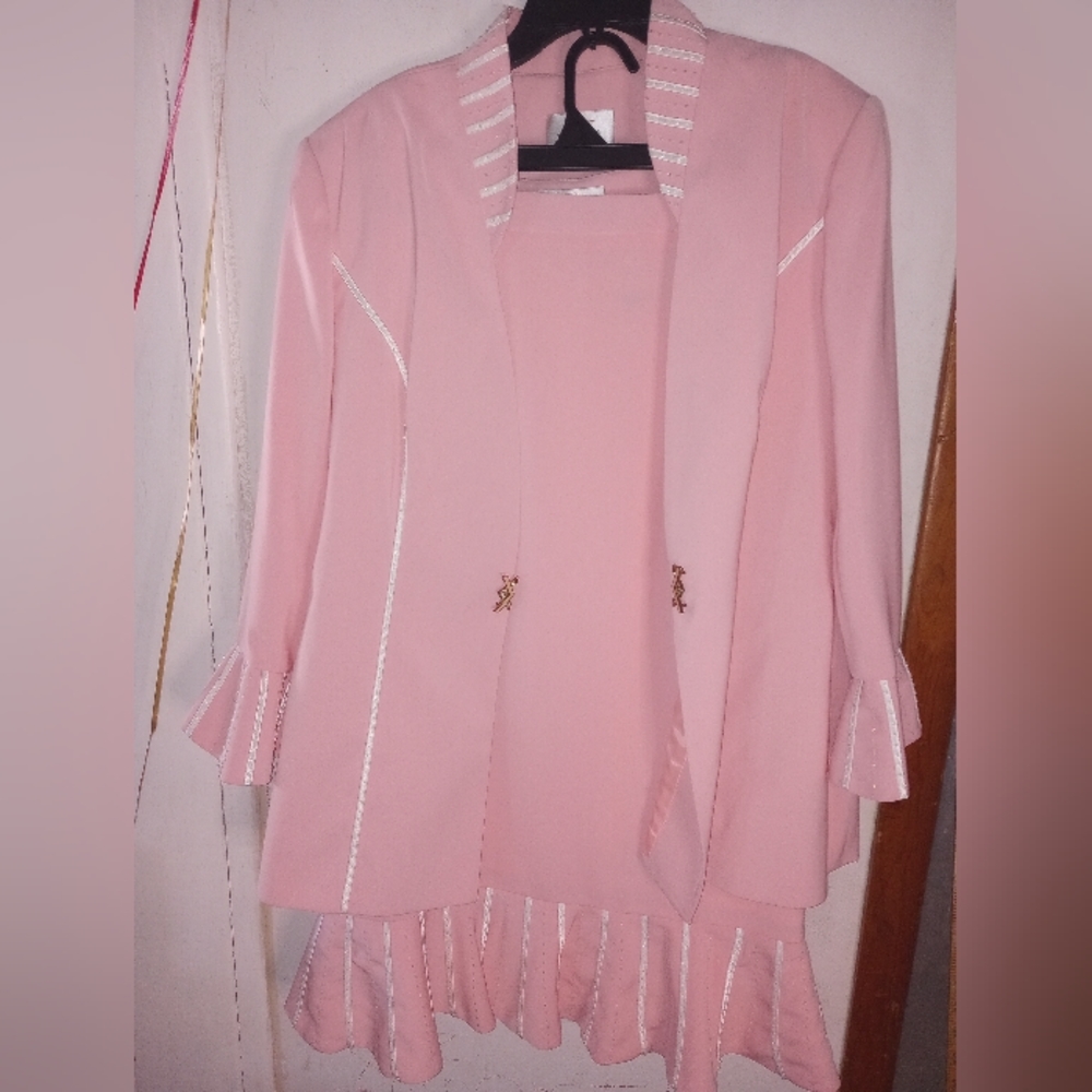 Terramina 3 piece skirt suit Pink